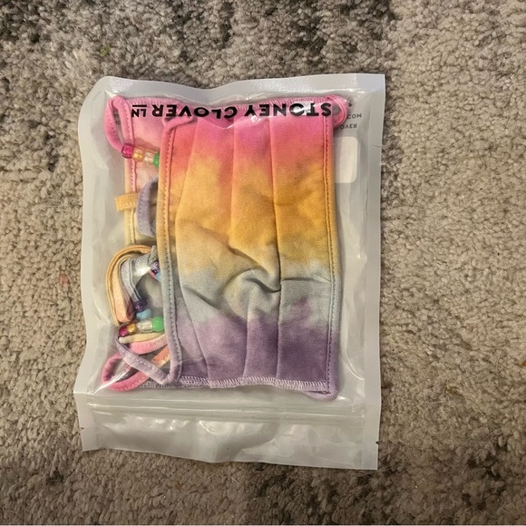 NEW Stoney Clover Face Mask - Picture 5 of 5